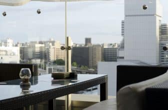 Bild: Hochwertige Tischleuchten entdecken & auf der Terrasse nutzen