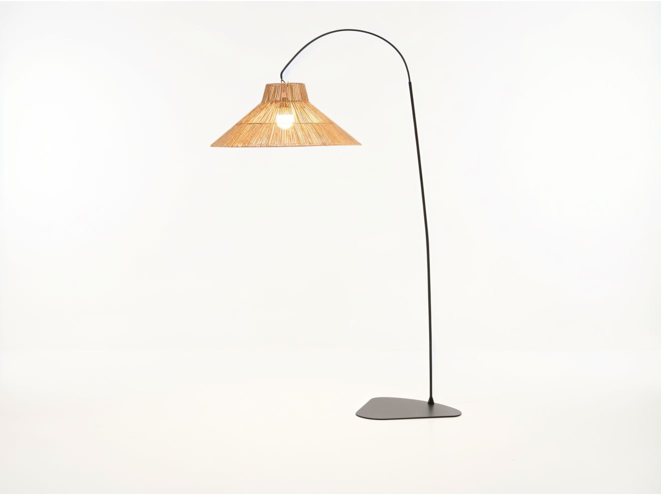 + 10 % Kassenrabatt | New Garden Niza LED-Stehlampe für draußen aufladbar dimmbar ø 80 cm (h: 230 cm)