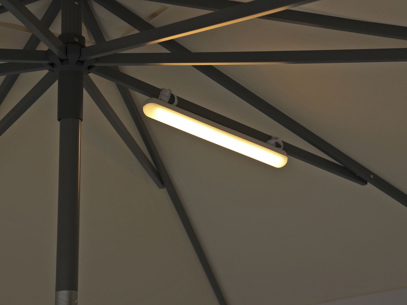 New Garden Banana LED-Außenlampe aufladbar dimmbar 35 cm